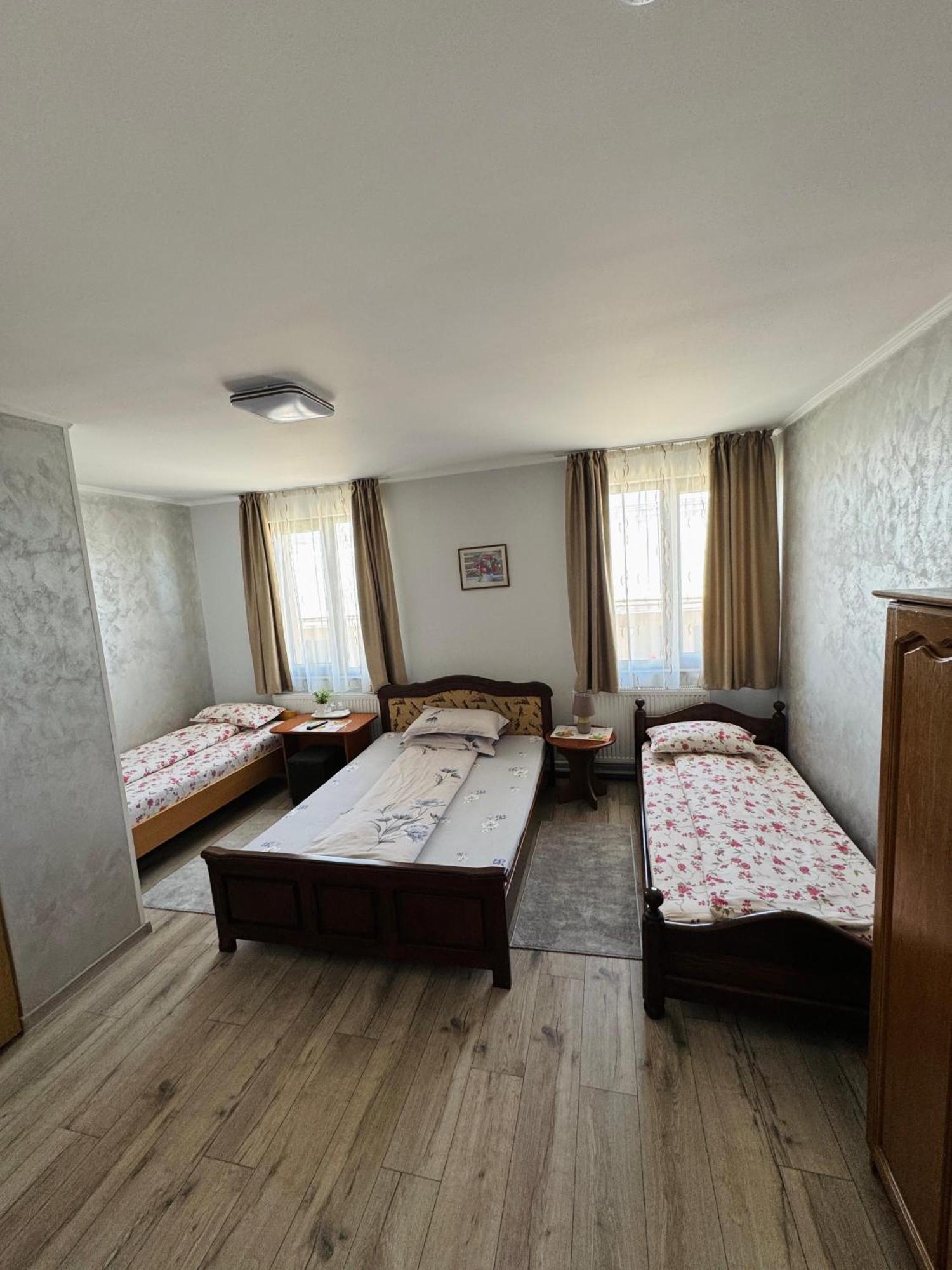Hostel „La Galan” Радівці Екстер'єр фото