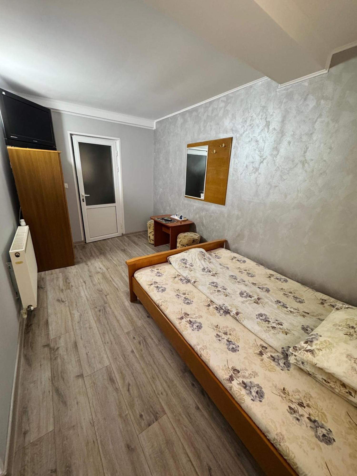 Hostel „La Galan” Радівці Екстер'єр фото