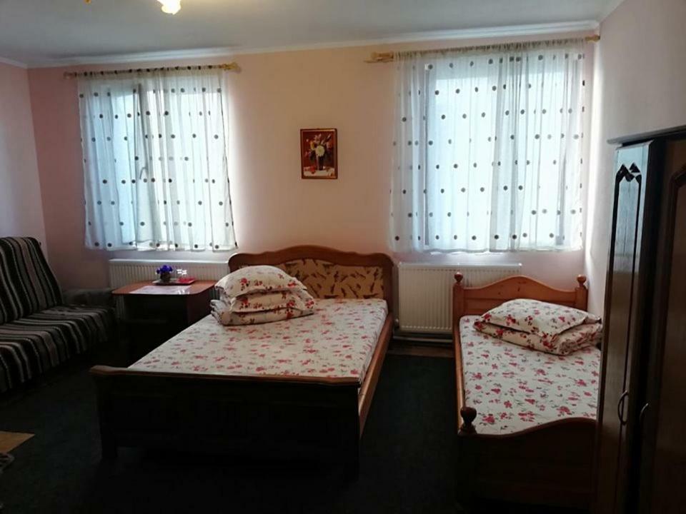 Hostel „La Galan” Радівці Екстер'єр фото